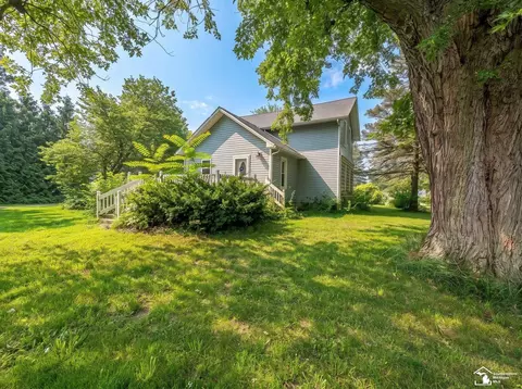 Exterior - 4970 Bluebush, Monroe, MI 48162 photo 9 of 12