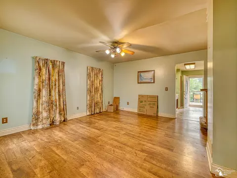 Living - 4970 Bluebush, Monroe, MI 48162 photo 4 of 7