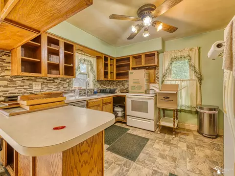 Kitchen - 4970 Bluebush, Monroe, MI 48162 photo 3 of 4