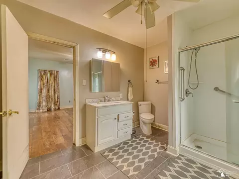 Bath - 4970 Bluebush, Monroe, MI 48162 photo 2 of 3