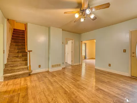 Living - 4970 Bluebush, Monroe, MI 48162 photo 2 of 7