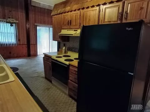 Kitchen - 5341 N M-30, Gladwin, MI 48624 photo 2 of 3