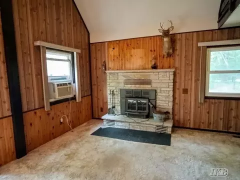 Living - 5341 N M-30, Gladwin, MI 48624 photo 2 of 3