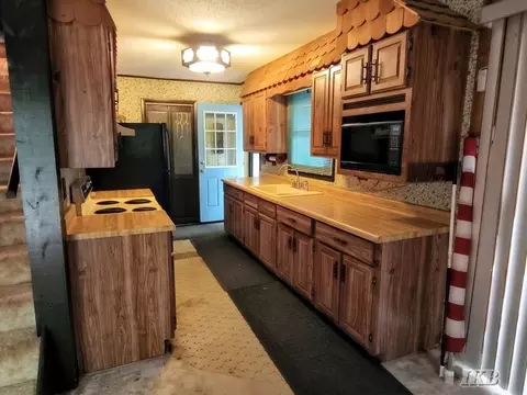 Kitchen - 5341 N M-30, Gladwin, MI 48624 photo 3 of 3