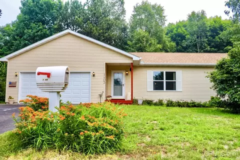 Exterior - 1403 N Elevation, Hancock, MI 49930 photo 7 of 8