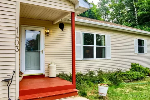 Exterior - 1403 N Elevation, Hancock, MI 49930 photo 4 of 8