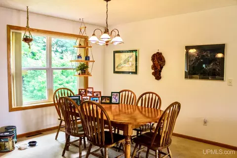 Dining - 1403 N Elevation, Hancock, MI 49930 photo 2 of 3