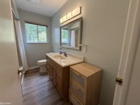 Bath - 1819 Washington, Algonac, MI 48001 photo 1 of 1