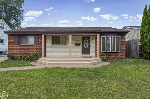 28203 Florence, Saint Clair Shores, MI 48081