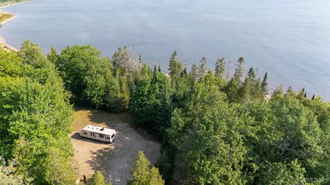 2686 Hidden Shrs, Manistique, MI 49854
