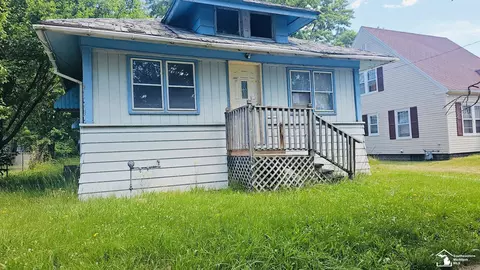 435 Emmett E, Battle Creek, MI 49017