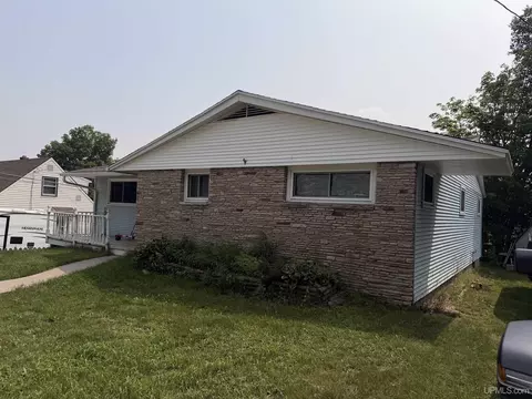 Exterior - 604 Cedar, Munising, MI 49862 photo 4 of 4