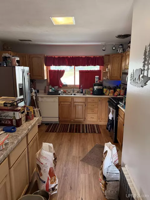 Kitchen - 604 Cedar, Munising, MI 49862 photo 2 of 2