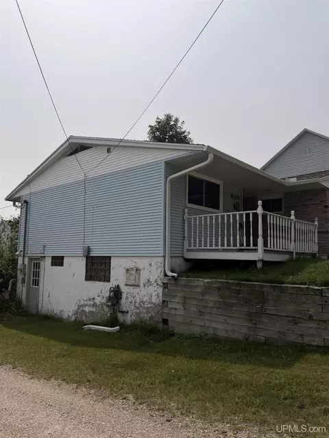 Exterior - 604 Cedar, Munising, MI 49862 photo 3 of 4