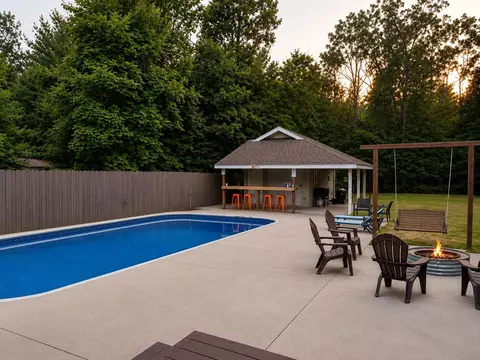 Exterior - 155 Oak Grv, Harrison, MI 48625 photo 5 of 8