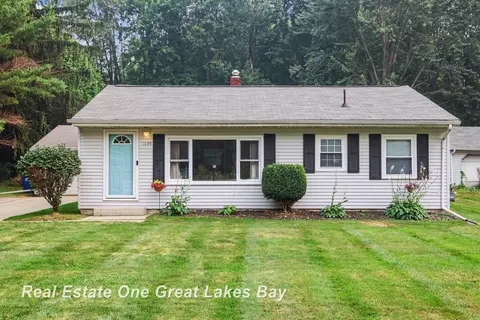 1135 W Moore, Saginaw, MI 48601