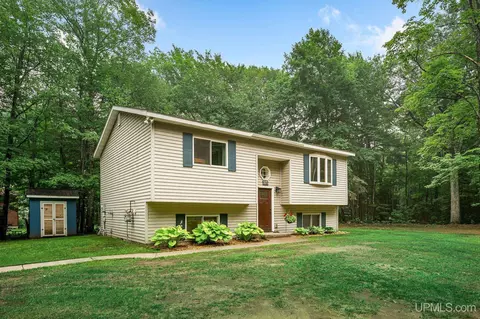 Exterior - 140 E Brebner, Negaunee, MI 49866 photo 2 of 5