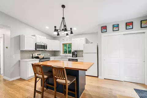Kitchen - 140 E Brebner, Negaunee, MI 49866 photo 3 of 3