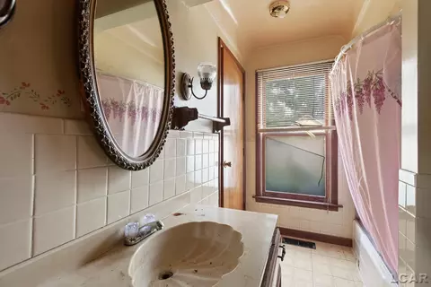Bath - 306 Summer, Adrian, MI 49221 photo 1 of 1