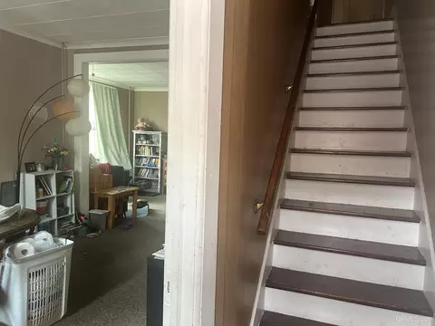 Entry Way - 313-315 E Pearl, Ishpeming, MI 49849 photo 6 of 15