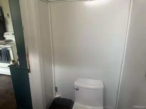 Bath - 313-315 E Pearl, Ishpeming, MI 49849 photo 6 of 9