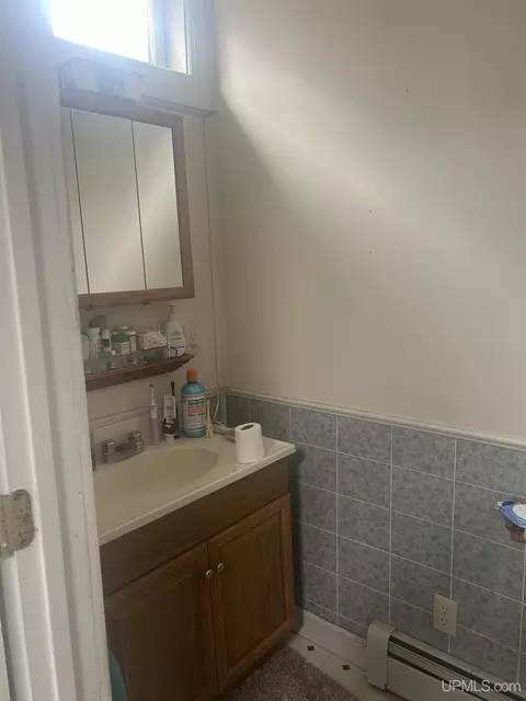 Bath - 313-315 E Pearl, Ishpeming, MI 49849 photo 2 of 9