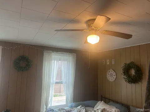 Bedroom - 313-315 E Pearl, Ishpeming, MI 49849 photo 9 of 10