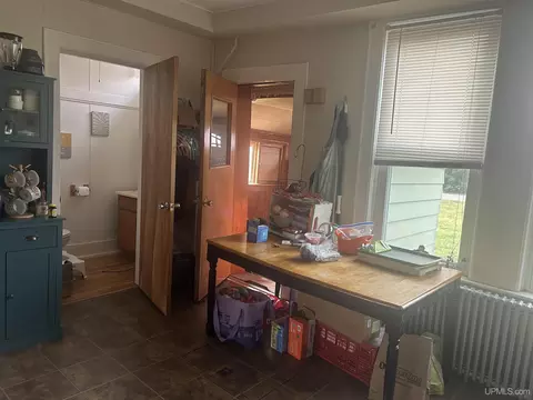 Entry Way - 313-315 E Pearl, Ishpeming, MI 49849 photo 8 of 15
