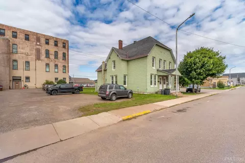 Exterior - 313-315 E Pearl, Ishpeming, MI 49849 photo 1 of 11