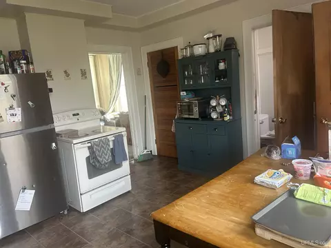 Kitchen - 313-315 E Pearl, Ishpeming, MI 49849 photo 4 of 5
