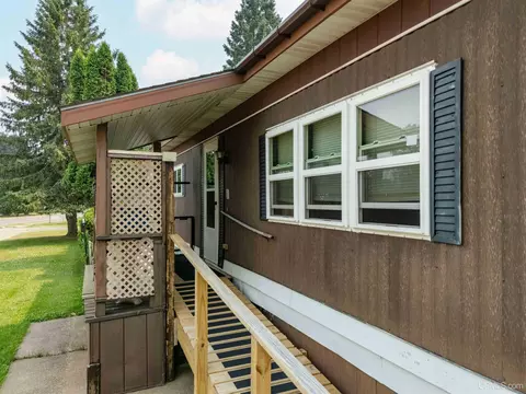 Exterior - 352 E 2nd, Caspian, MI 49915 photo 1 of 5