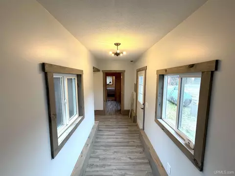 Entry Way - 16715 Co Rd Cgps, Ishpeming, MI 49849 photo 2 of 2