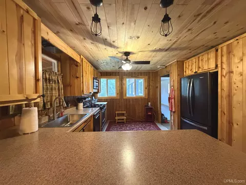Kitchen - 16715 Co Rd Cgps, Ishpeming, MI 49849 photo 2 of 3