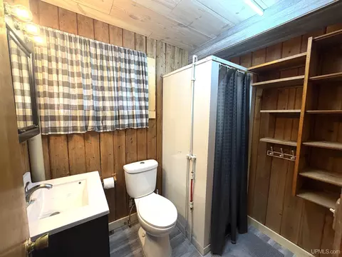 Bath - 16715 Co Rd Cgps, Ishpeming, MI 49849 photo 2 of 4