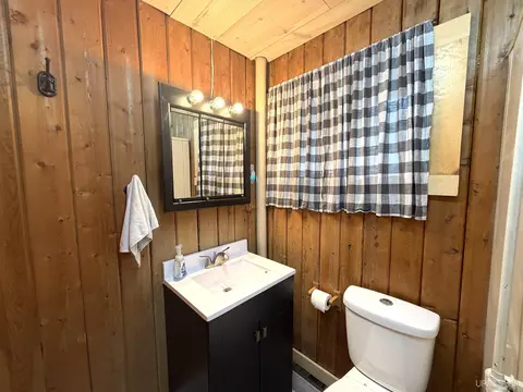 Bath - 16715 Co Rd Cgps, Ishpeming, MI 49849 photo 3 of 4