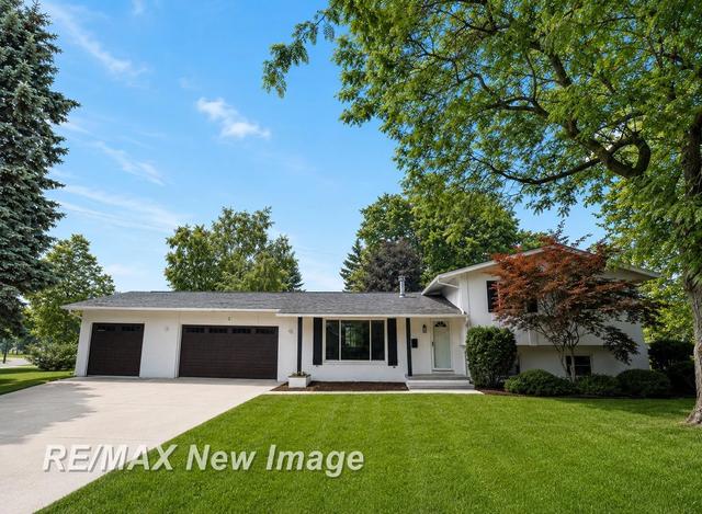 2 Mary Ln, Frankenmuth, MI 48734