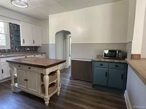 Kitchen - 502 Luoma, Wakefield, MI 49968 photo 4 of 9