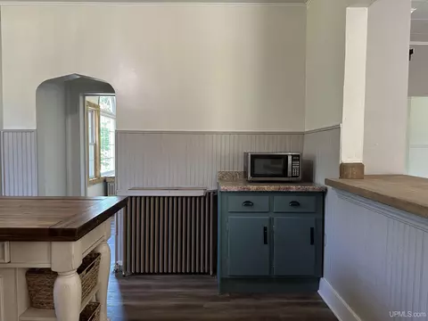 Kitchen - 502 Luoma, Wakefield, MI 49968 photo 5 of 9