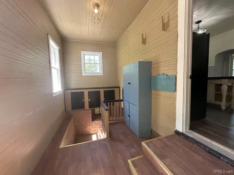 Entry Way - 502 Luoma, Wakefield, MI 49968 photo 2 of 2