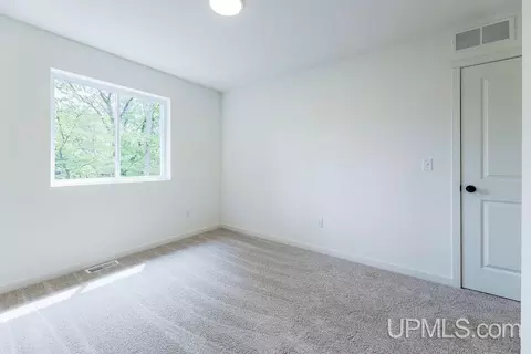 41 Tipperary, Gladstone, MI 49837 photo 13