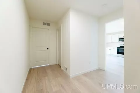 41 Tipperary, Gladstone, MI 49837 photo 5