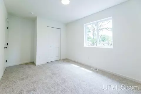 41 Tipperary, Gladstone, MI 49837 photo 15