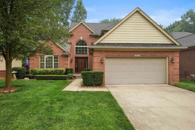 8313 Pine Crk, Utica, MI 48316