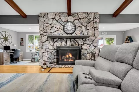 Living - 7315 Flamingo, Clay, MI 48001 photo 2 of 3