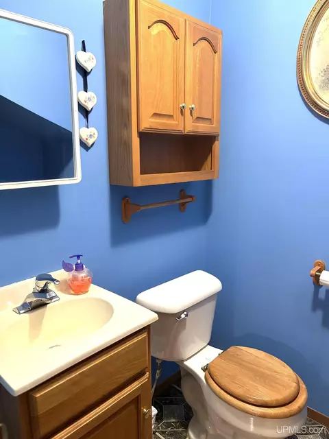 Bath - 518 E Rdg, Ishpeming, MI 49849 photo 3 of 3
