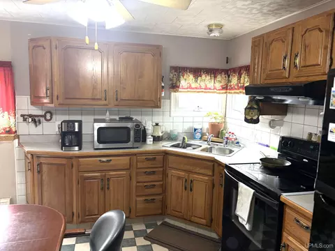 Kitchen - 518 E Rdg, Ishpeming, MI 49849 photo 1 of 3