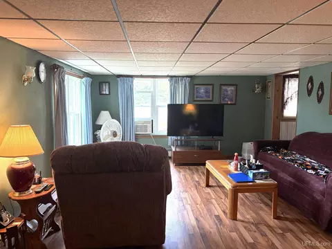 Living - 518 E Rdg, Ishpeming, MI 49849 photo 2 of 2