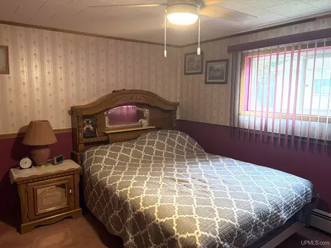 Bedroom - 518 E Rdg, Ishpeming, MI 49849 photo 5 of 10
