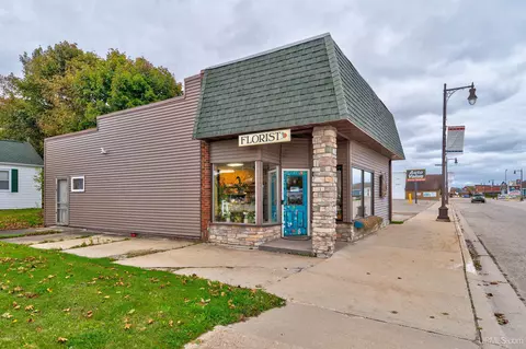 176 River, Manistique, MI 49854
