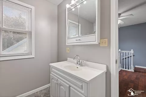 Bath - 212 N Thompson, Jackson, MI 49202 photo 3 of 3